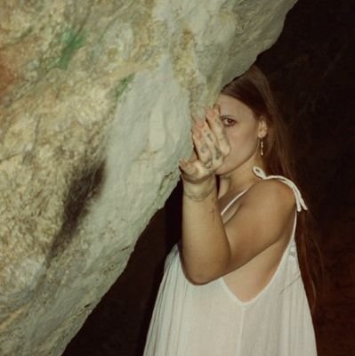 gibsong1rlll's profile picture. gardenias on the tile, where it makes no difference who held back from who