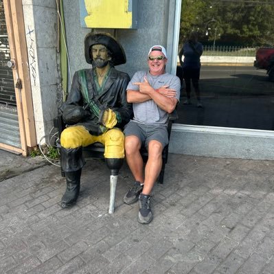 Francis3373's profile picture. Sports Télévision Musique Actualités Voyages Camping...de Luxe @ maniac of Gym