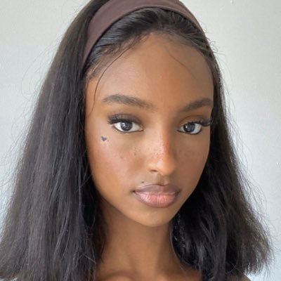 yizhuoflores's profile picture. stayc❤️