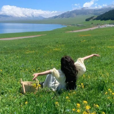 SnalProloy's profile picture. The heart is like mountains and seas, calm and non-competitive. The breeze is not dry and the years are quiet and good. Try your best to live the life you like.
