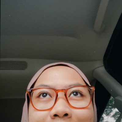 lookaiya's profile picture. 💭 May Allah keep you smiling.