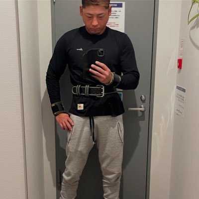 ryuy2929's profile picture. 筋トレ再開→2ヶ月💪 ハードワークな職人と筋トレを両立し、再来年の大会を目指してます🫡 日々の変化やトレ内容等を投稿📱 エニタイムにお世話になってます。 ALL OUT 愛用 ぷろたんが好きです。