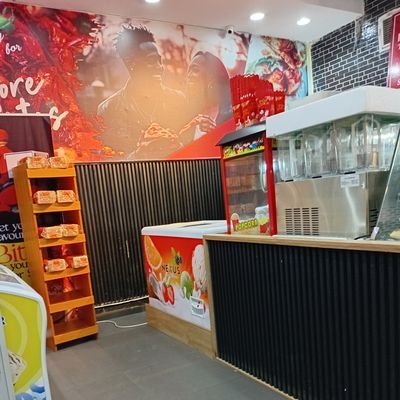 DominickPe27523's profile picture. working at the oil 🛢 rig in Oman 🇴🇲.  lover of birds 🐦, cat 🐈, movies, reading 📚, party 🥳...