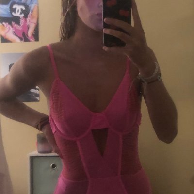 allisonfayex's profile picture. just Turned 18🤩.. answering only followers.