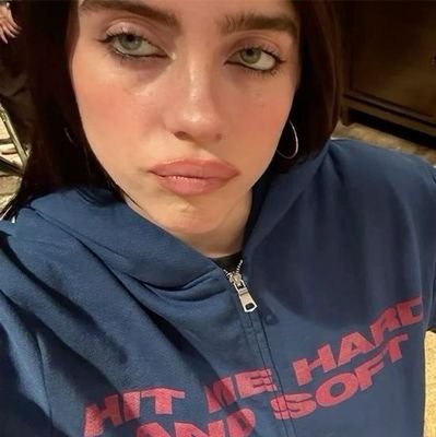 avenonit's profile picture. ..... thunder.  ⌗oye siri ponme turn me on