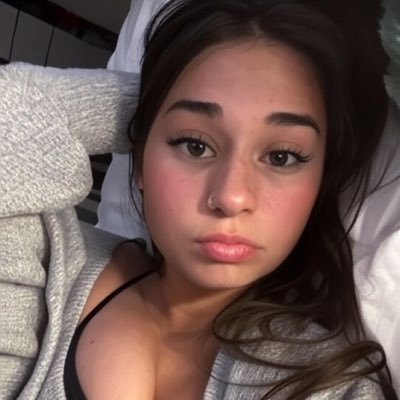 hadid_zina's profile picture. I’m here having fun with some friends