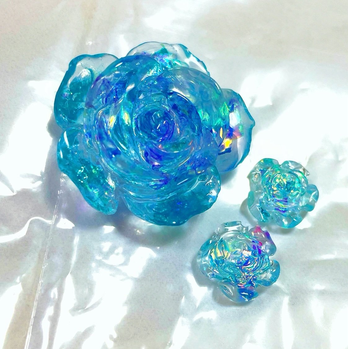 Rariluluuyo's profile picture. レジンやってます🌹  お花が好きなのでお花の作品が多めです🌸 お花のレジン派生で蝶も好きです❤️ 意見やアドバイスとても喜びます💃 別の趣味はベリーダンスです💃 成長期だと思いたい💦