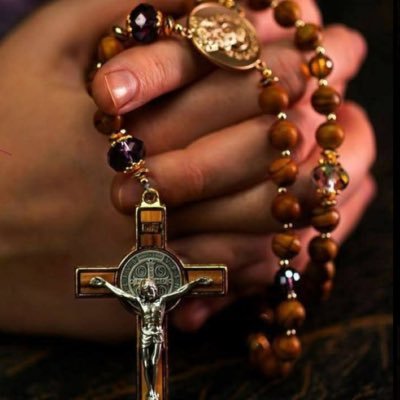 YayaDramme67039's profile picture. Orphaned with five siblings, we endured hardship alone. I labored tirelessly, molding blocks under the unforgiving sun to support us.😭🙏🏻