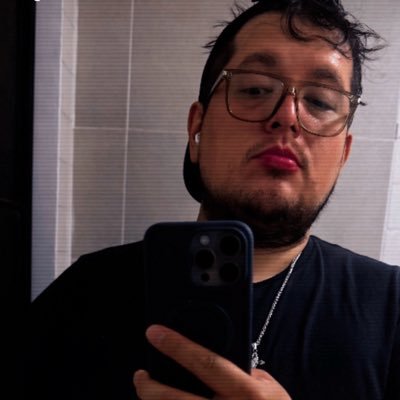 ju_xnC's profile picture. Tuiteo A falta de ocupación o de excesiva soledad. Musicomaniáco de ♡ deliciosamente imperfecto 1.87 mts de puro Amor! Mexicano🇲🇽