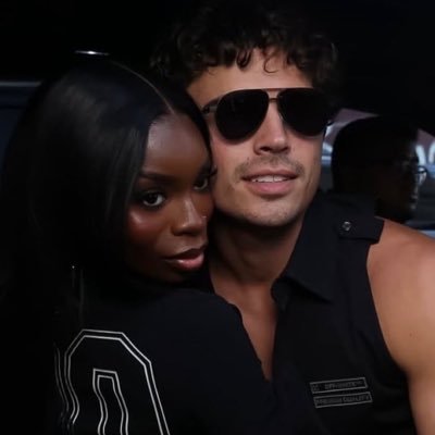 cozythoughts's profile picture. 