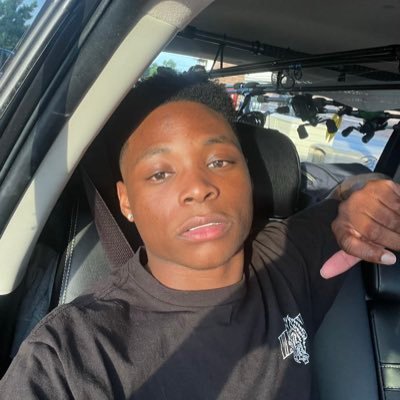 PrinzejSimon's profile picture. 23