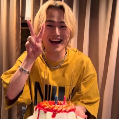 wwwNOVELwww's profile picture. 