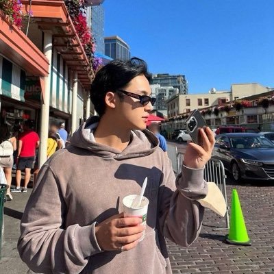 LONDONSEANA's profile picture. Might be the piece you didn’t know you were looking for.