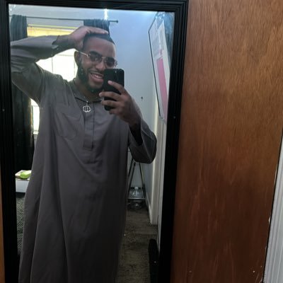 Nolimityemi's profile picture. Shepherd University Alum 🎓 Alhamdulillah 🤲🏾☪️ TwennyFo