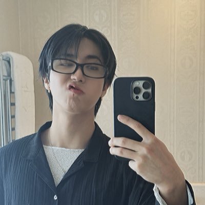 BlNIBOY's profile picture. maybe i love you more than i thought