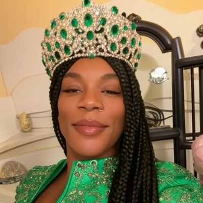 Buitrequeseele's profile picture. POC, single parent, healing narcissist knower of trivia, jeep chick, K-pop fan , cinephile, yoga 🧘 pluviophile, recovering liar , hopeless romantic, hiker