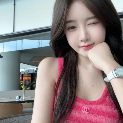 chiobakr's profile picture. producer/singer/songwriter/musician/movement director/mom