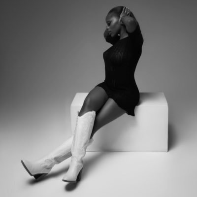 MaryamMakeba's profile picture. 