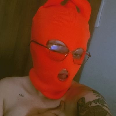 Valentn_cuesta's profile picture. 🤑 
- La esencia de un ser está en su bondad🎌😉 0/0/0