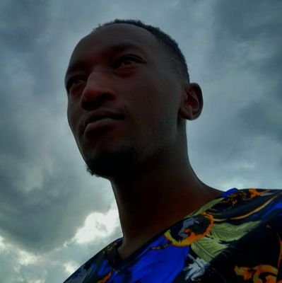 MwangiRobert_'s profile picture. scrolling 📜