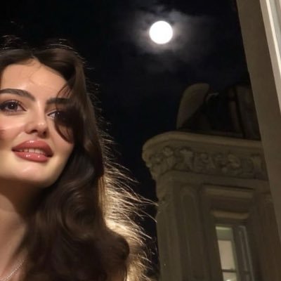 Clllll6i's profile picture. أيّام تسألك وأيّام تعطيك الجواب .