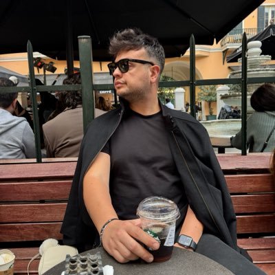 ozogulumit's profile picture. bir kaç milyar soluk