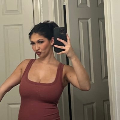 babylyss04's profile picture. 24🖤