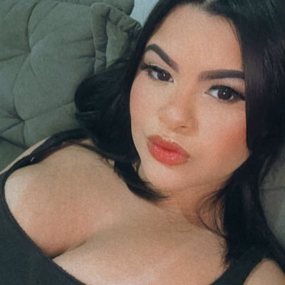 ana_gomees02's profile picture. mom of two 🩶