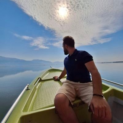 kafadankontak87's profile picture. Bazen gülmek bazen ağlamak ama en önemlisi İNSANCA insan gibi yaşamak 
GALATASARAY 🦁💛❤️
Oğlak ♑🐐  Çokta şeetme 😉😎