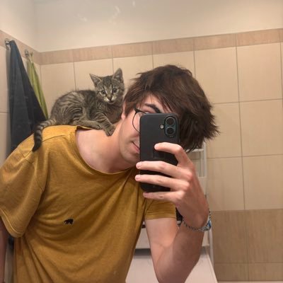 otevrenysesit's profile picture. Ztracený v tomhle světě | Asi budoucí učitel | Překonávám magistra | Sledujete moje výplody bez sebereflexe | výtahový vězeň | PřF UK 🔬⚗️