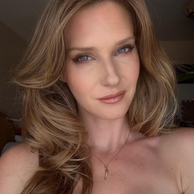 ArianaWall93805's profile picture. Can you text me On Zangi app 9547318779 or on my Signal number +1 231-360-4520