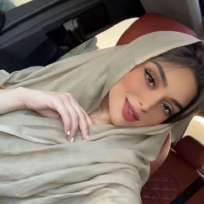 Lay_11000's profile picture. غامضة مرّه .. و مرّه مثل نور 🤍