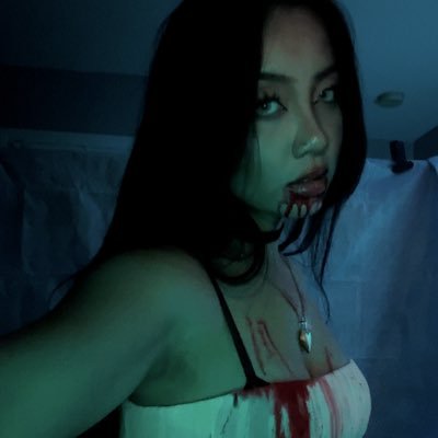 lizzbitz_'s profile picture. 