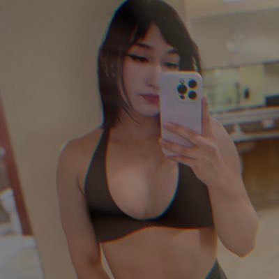 ZeldasLullabyy's profile picture. halo girly turned gym rat. trying to be stronger every day. stay tuned for my next journey as an artist.