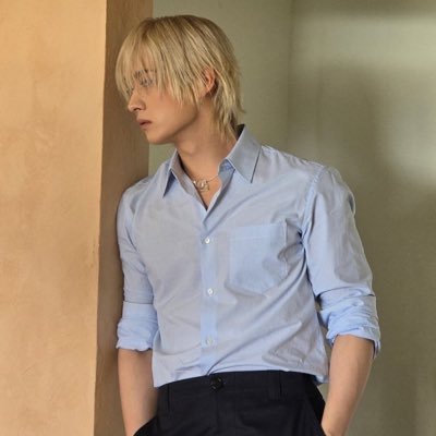 lutfy_siti's profile picture. saranghaja🙃 ay-yo 🤟 09-03-93. 12-04-96. 25-10-98 - Hitam biru- Lee know and suga- stray kids BTS💜💙