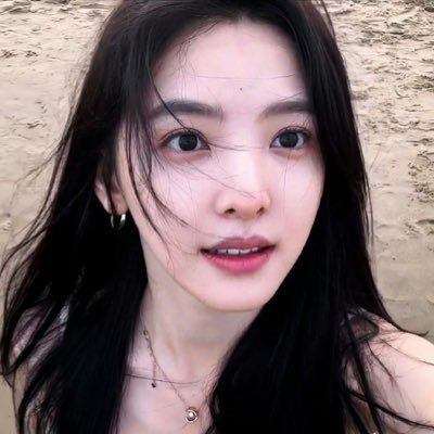 byesummerrr's profile picture. 엘지농구 엘지야구 광모야 돈 좀 줘