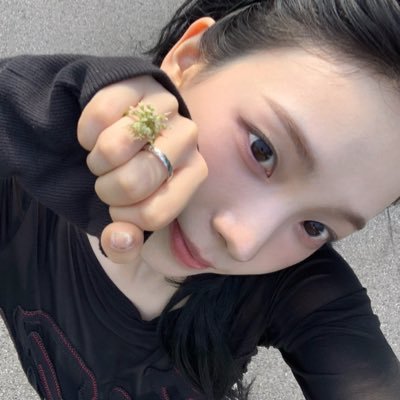 pe_praeprae's profile picture. ⁺ 𐙚 ˖ ˓˓ _.tiya_ ⋆ goyounjung ⋆ katarinabluu  🐈‍⬛ | always remember , I’m in love with everything about you 𓂃 fan account . ( slow )