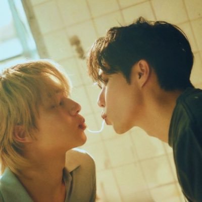 yanglei165115's profile picture. 💙🧡