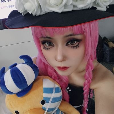 gomdal_aries03's profile picture. ❤️‍🔥JJBA, gorillaz, onepiece, 던전밥, 약간의 고전 ❤️‍🔥코스프레하는 계정 30⬆️성인입니다!
루곰 락덕 일상계 @bearwillrockyou