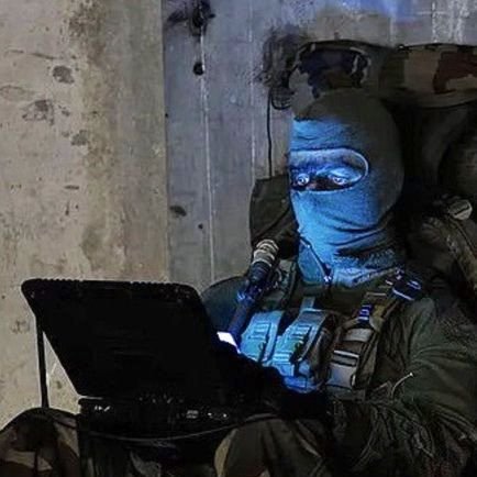 MataSkla's profile picture. Man |20|Gamer|Memer|Car guy|Artist without talent(ex. writting maybe?)|Philosopher|Autist with talent|blablabla|Movies and animations enjoyer|Music fan|etc|End.