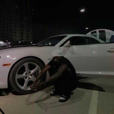 Olayinkadwave's profile picture. CREATIVE DIRECTOR: @DWAVESTYLING