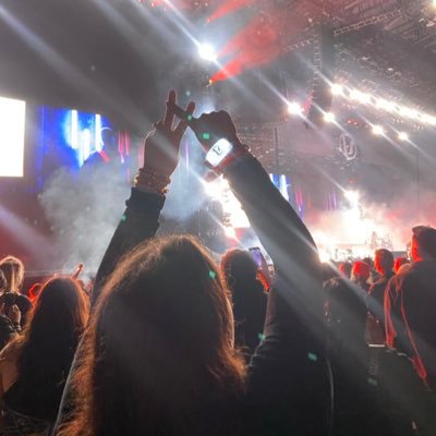 samanvthema's profile picture. + running from a thing that I kicked in ‘17