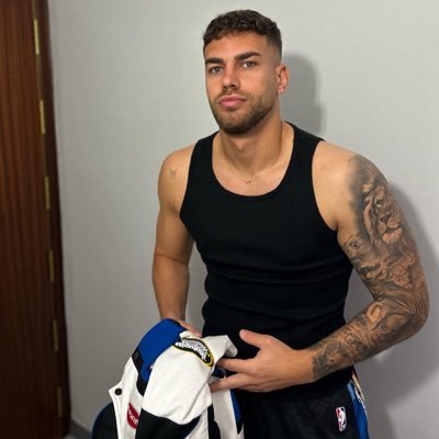 Anabella12212's profile picture. no bio yet