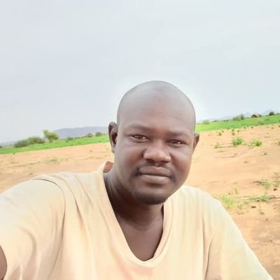 Hussein378043's profile picture. 