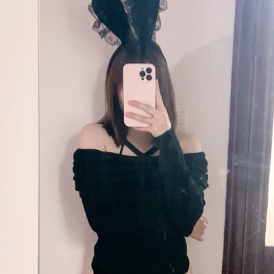 xiaotuziii1026's profile picture. 🇲🇾｜M｜Sub｜自摄｜不定期更新｜随缘回信息｜被动｜毛茸茸｜滑溜溜｜短裙｜吊带｜一字肩｜露出｜打屁股｜