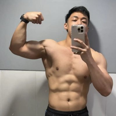 funfun82149's profile picture. 出肉 嗨烟 同城送货 上头含 🧊电子烟