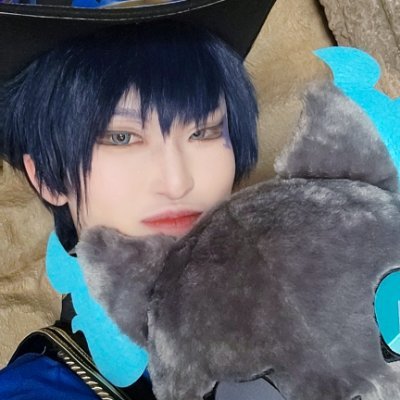 mimicsuru_higE's profile picture. 関東/20⬆/🥷🥚,🌈🕒,mhyk中心/コスプレ垢(お絵描きもするよ)/コス🔰/夢・腐の民/ましまろ⇒https://t.co/f1pCQ0pTa6