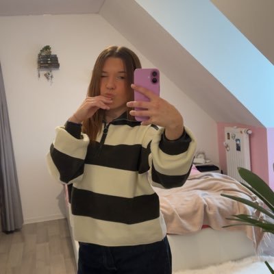 lecl1612's profile picture. 