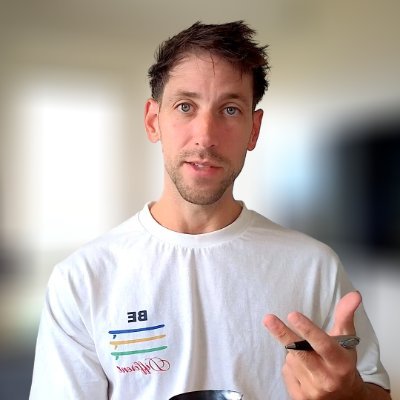 starkhagen's profile picture. growing my copywriting agency & sharing tips along the way - 
make your funnel convert 👇