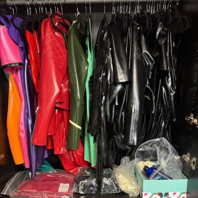 mistress9444's profile picture. 6ft1 of Dark Feminine power • Femdom Educator ☮️ / Unapologetically terrorizing/ HeadMistress @succubustemple